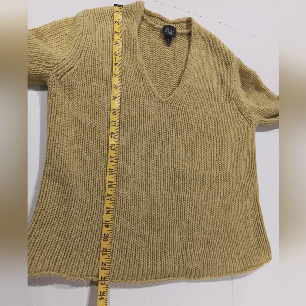 Eileen Fisher Women's (Size L) Green V-Neck Italian Yarn Sweater - Picture 8 of 8